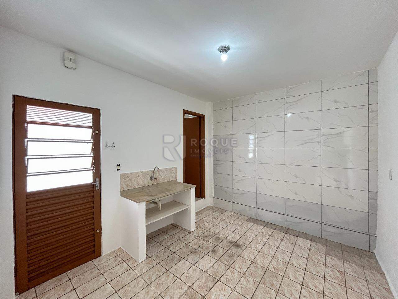 Casa Residencial para aluguel no bairro Vila Cristovam: Cozinha