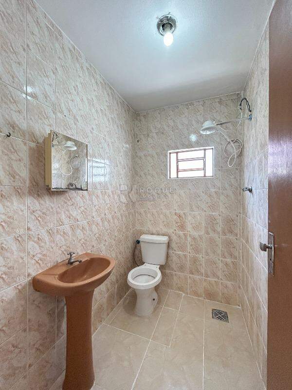 Casa Residencial para aluguel no bairro Vila Cristovam: WC social