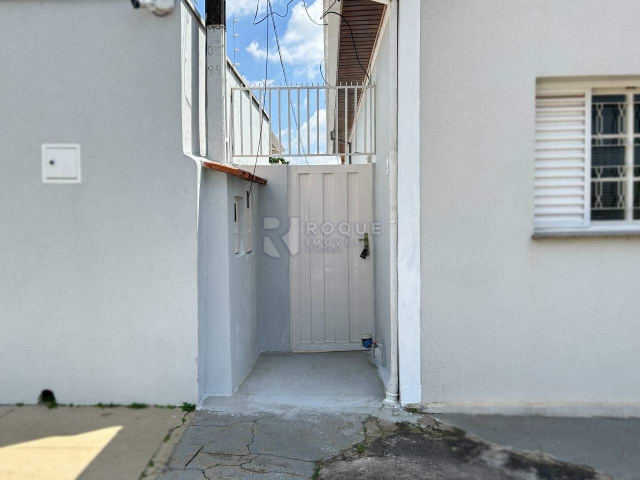 Casa Residencial para aluguel no bairro Vila Cristovam: Fachada
