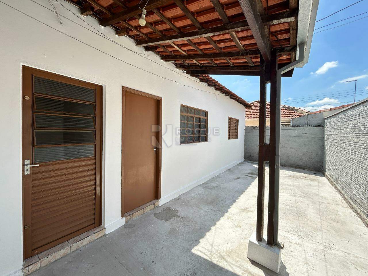 Casa Residencial para aluguel no bairro Vila Cristovam: Área externa