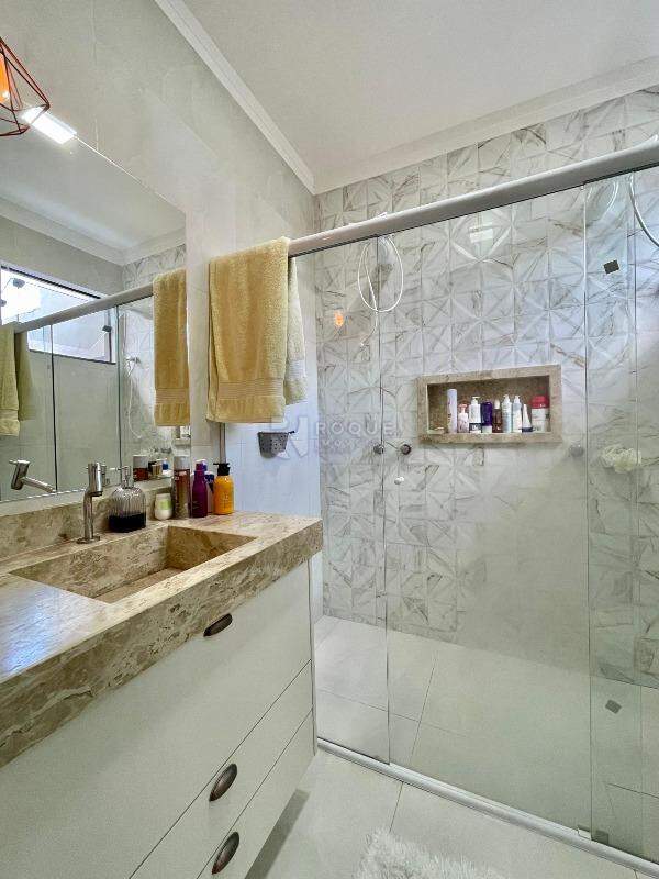 Casa em condomínio à venda no bairro Jardim Residencial Campo Novo: WC Suite