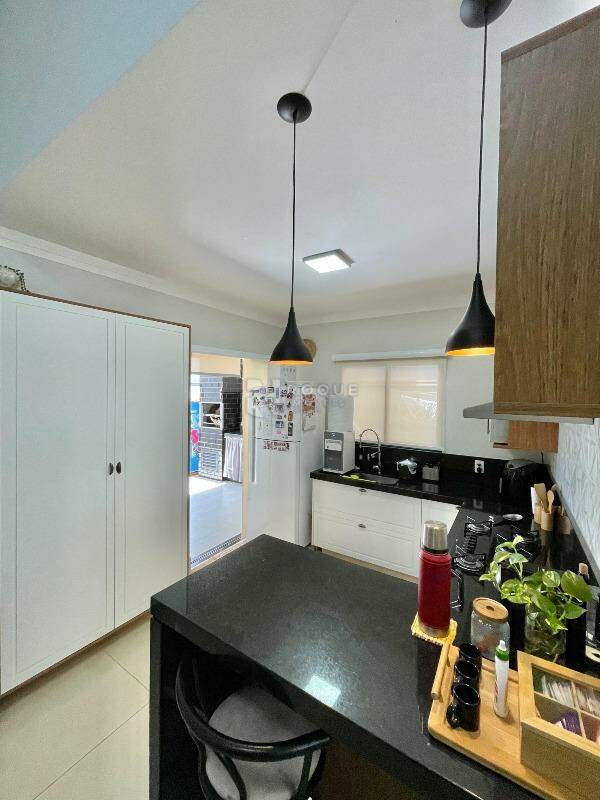 Casa em condomínio à venda no bairro Jardim Residencial Campo Novo: Cozinha