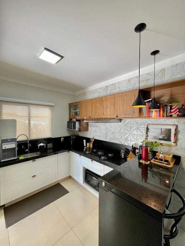 Casa em condomínio à venda no bairro Jardim Residencial Campo Novo: Cozinha