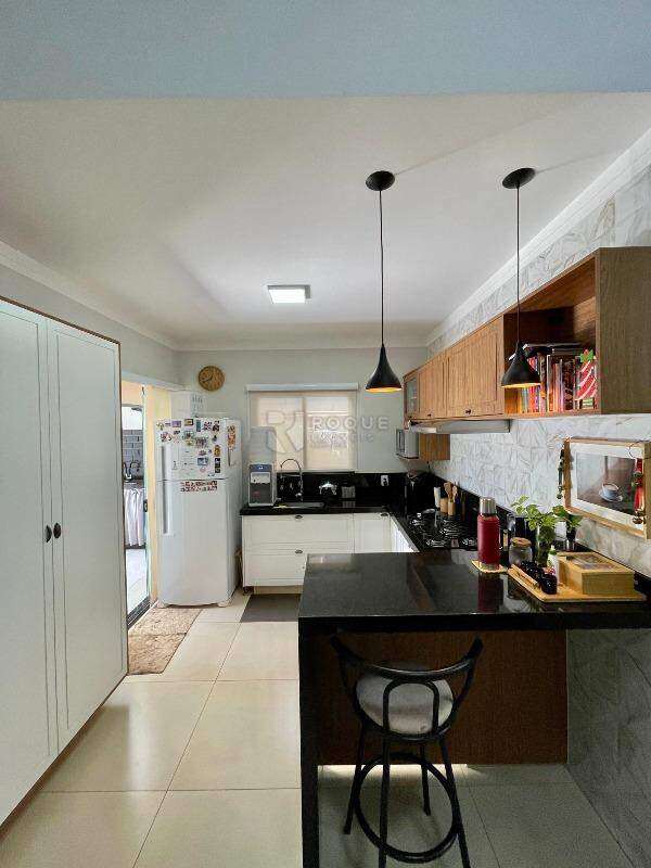 Casa em condomínio à venda no bairro Jardim Residencial Campo Novo: Cozinha