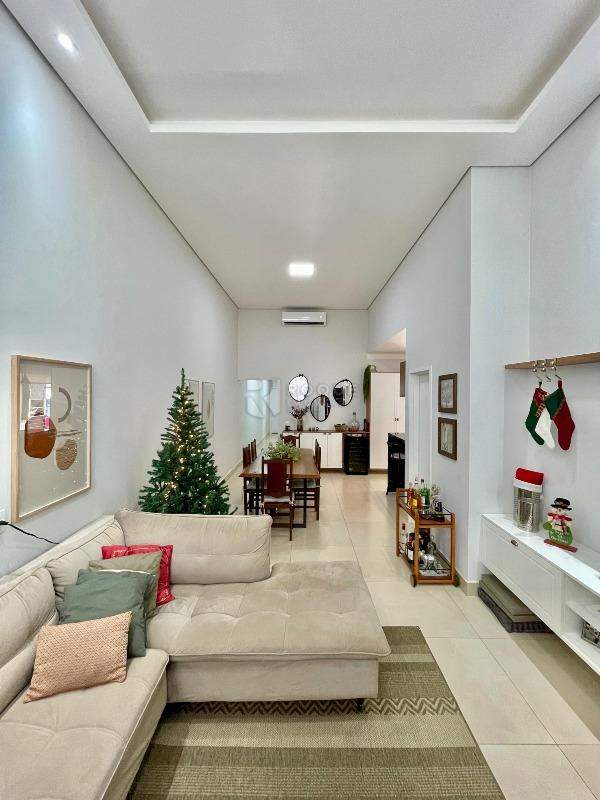 Casa em condomínio à venda no bairro Jardim Residencial Campo Novo: Sala Estar / TV