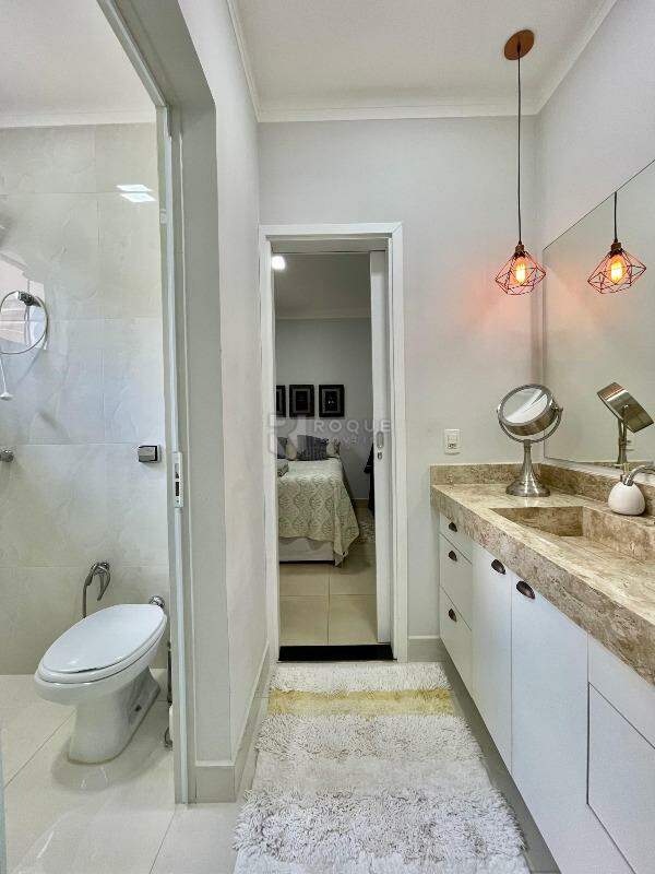 Casa em condomínio à venda no bairro Jardim Residencial Campo Novo: WC Social