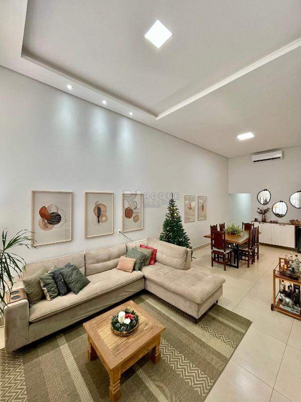 Casa em condomínio à venda no bairro Jardim Residencial Campo Novo: Sala Estar / TV