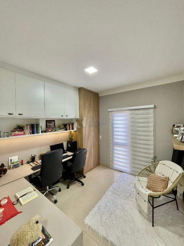 Casa em condomínio à venda no bairro Jardim Residencial Campo Novo: Dormitório 1 / Escritório