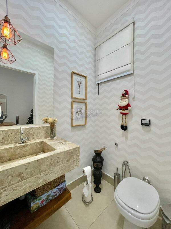 Casa em condomínio à venda no bairro Jardim Residencial Campo Novo: Lavabo
