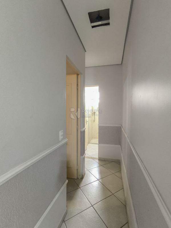 Apartamento à venda no bairro Vila Claudia: CORREDOR INTERNO
