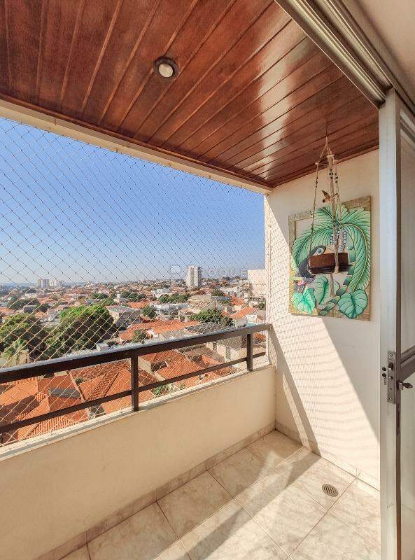 Apartamento à venda no bairro Centro: Sacada 