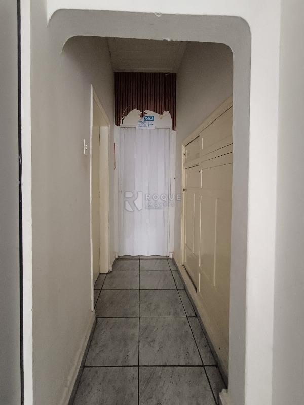 Casa Comercial à venda no bairro Centro: CORREDOR INTERNO