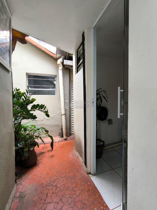 Casa Comercial à venda no bairro Centro: BANHEIRO EXTERNO