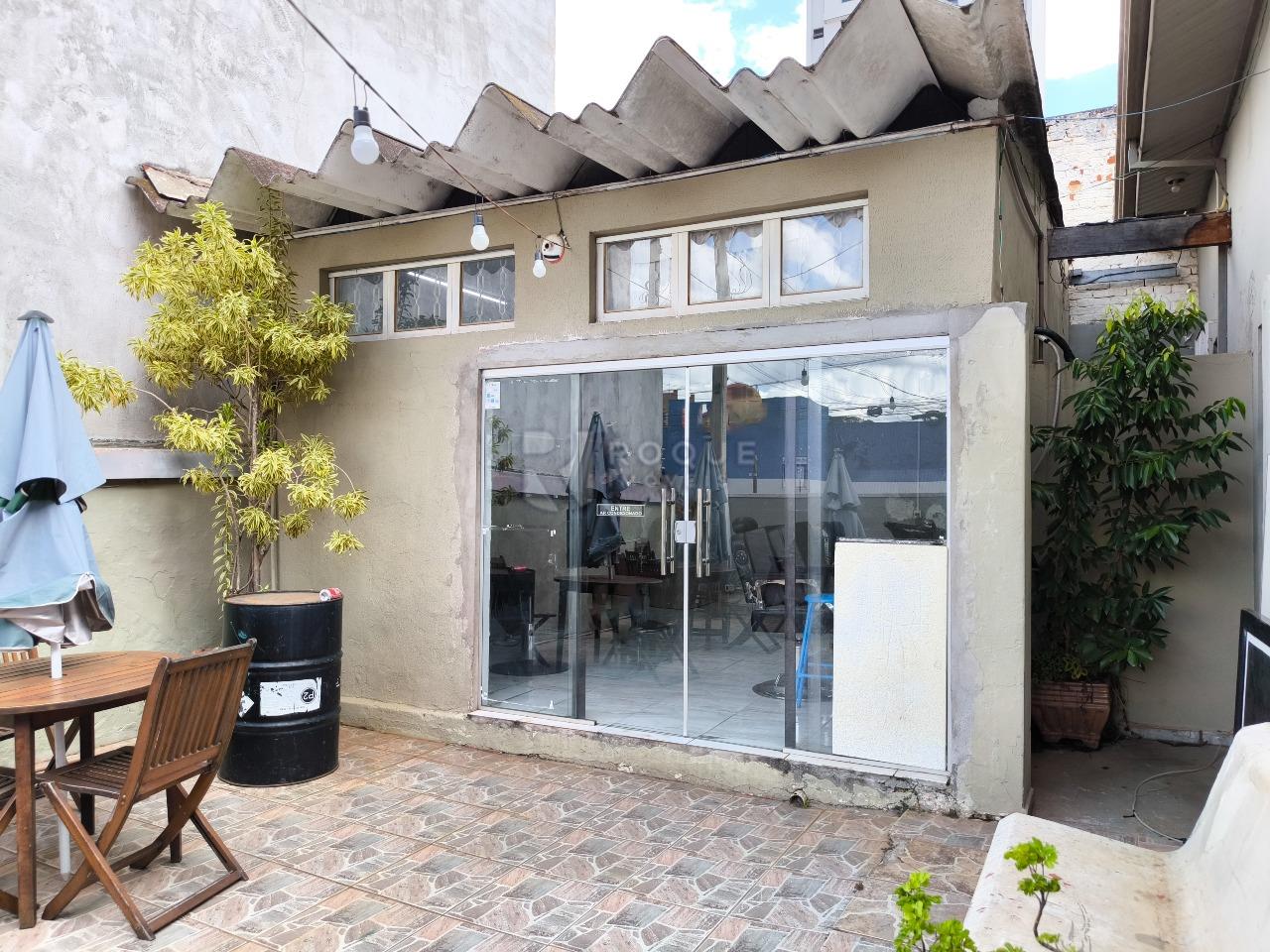 Casa Comercial à venda no bairro Centro: SALÃO EXTERNO