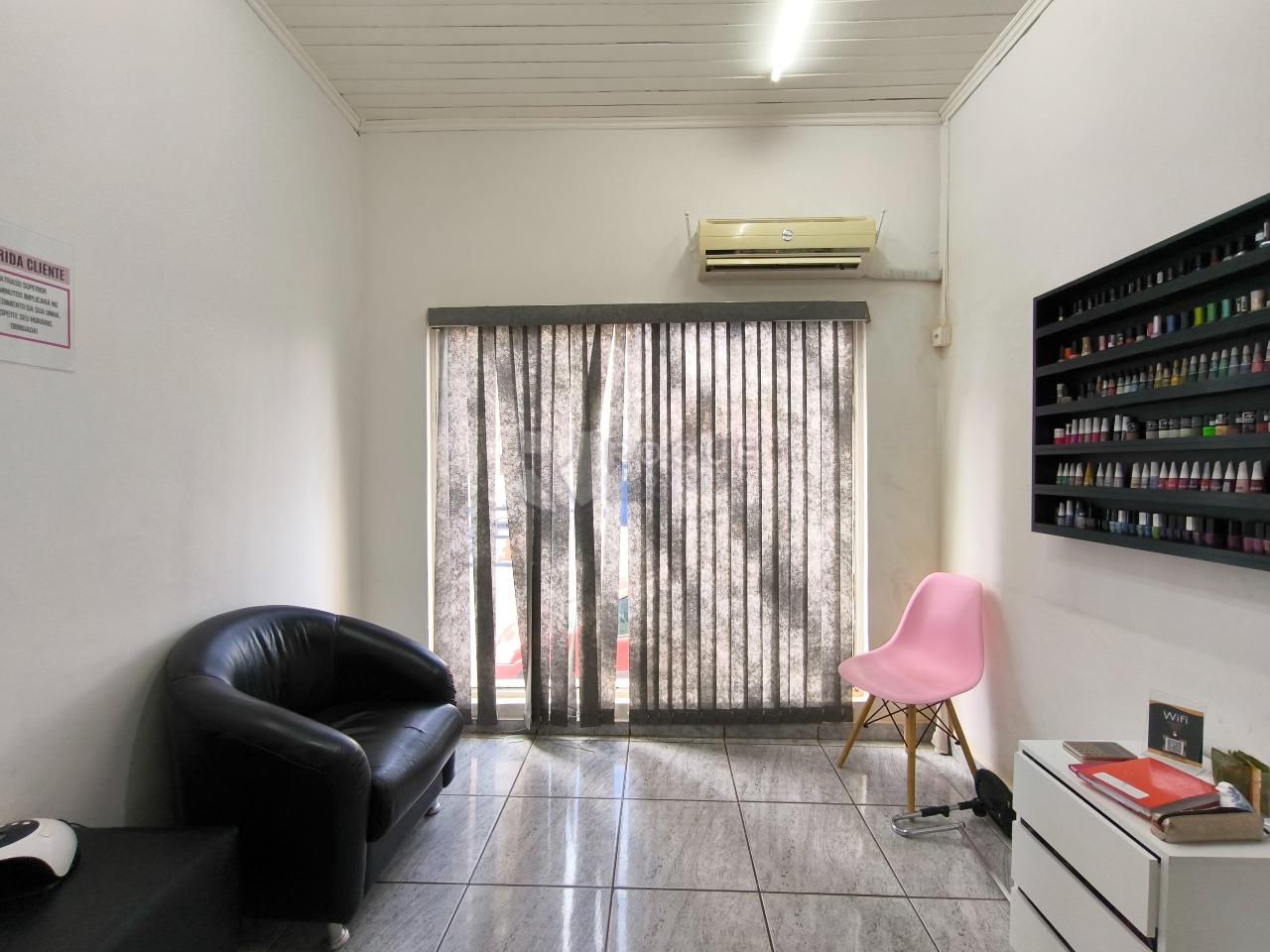 Casa Comercial à venda no bairro Centro: SALA 2