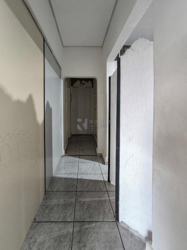 Casa Comercial à venda no bairro Centro: CORREDOR INTERNO