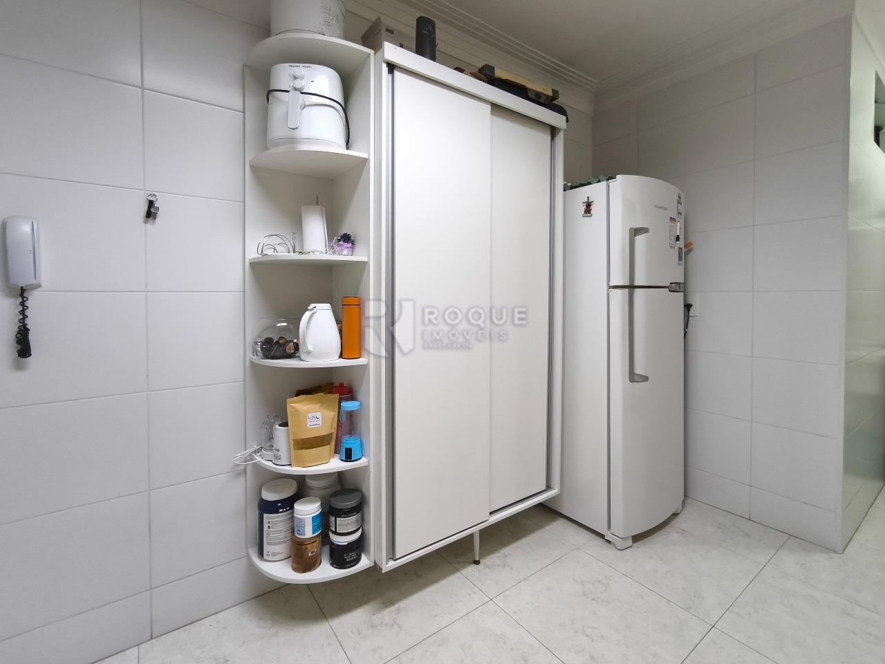 Apartamento à venda no bairro Jardim Ouro Verde: COZINHA