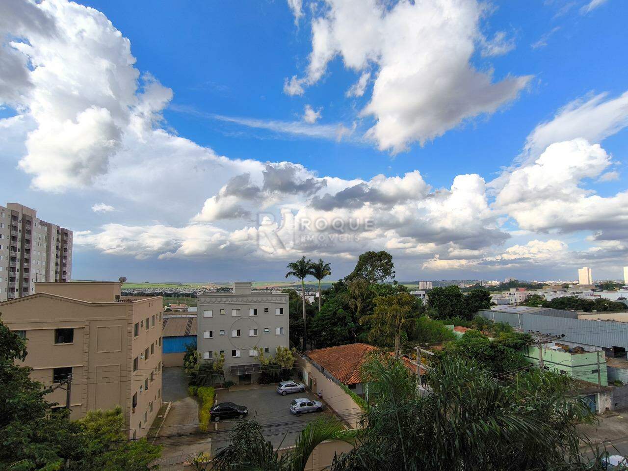 Apartamento à venda no bairro Chácaras Antonieta: VISTA PARCIAL