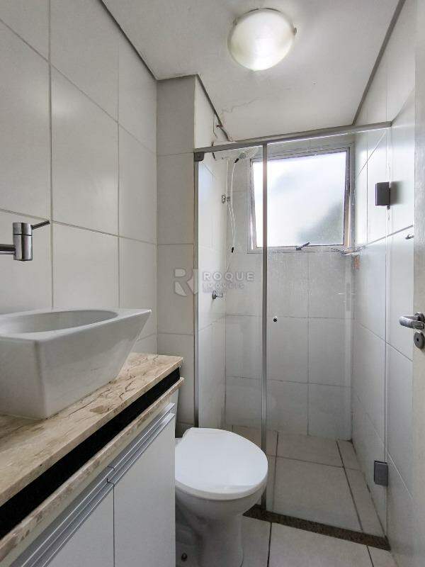 Apartamento à venda no bairro Chácaras Antonieta: BANHEIRO SOCIAL