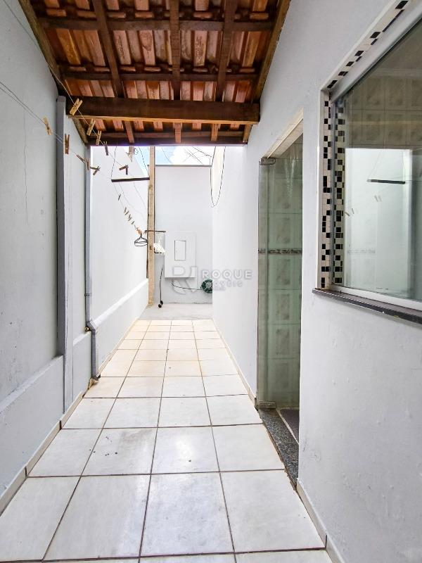 Casa Residencial à venda no bairro Jardim Ouro Verde: ÁREA DE SERVIÇO