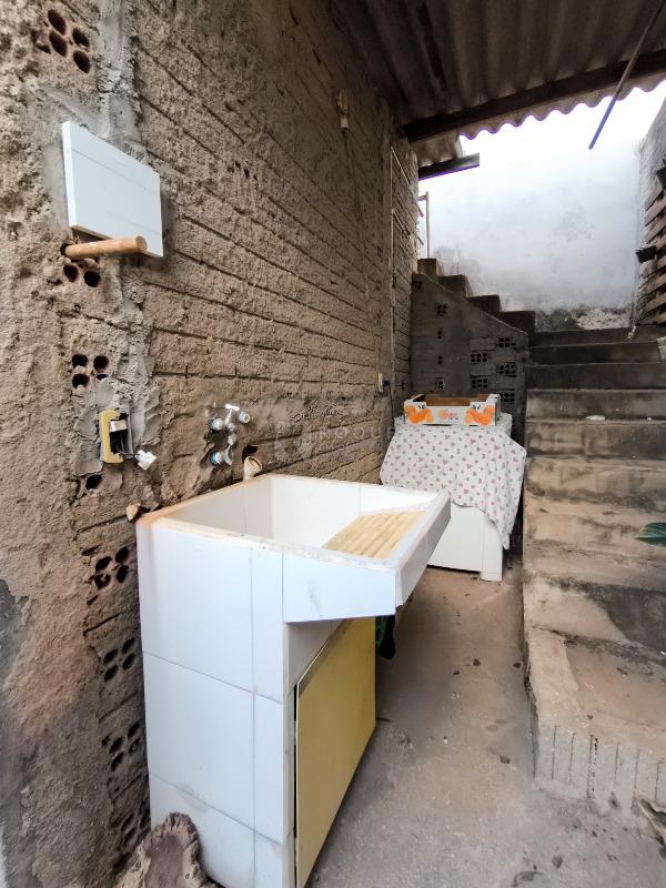 Casa Residencial à venda no bairro Jardim Ouro Verde: LAVANDERIA CASA 2