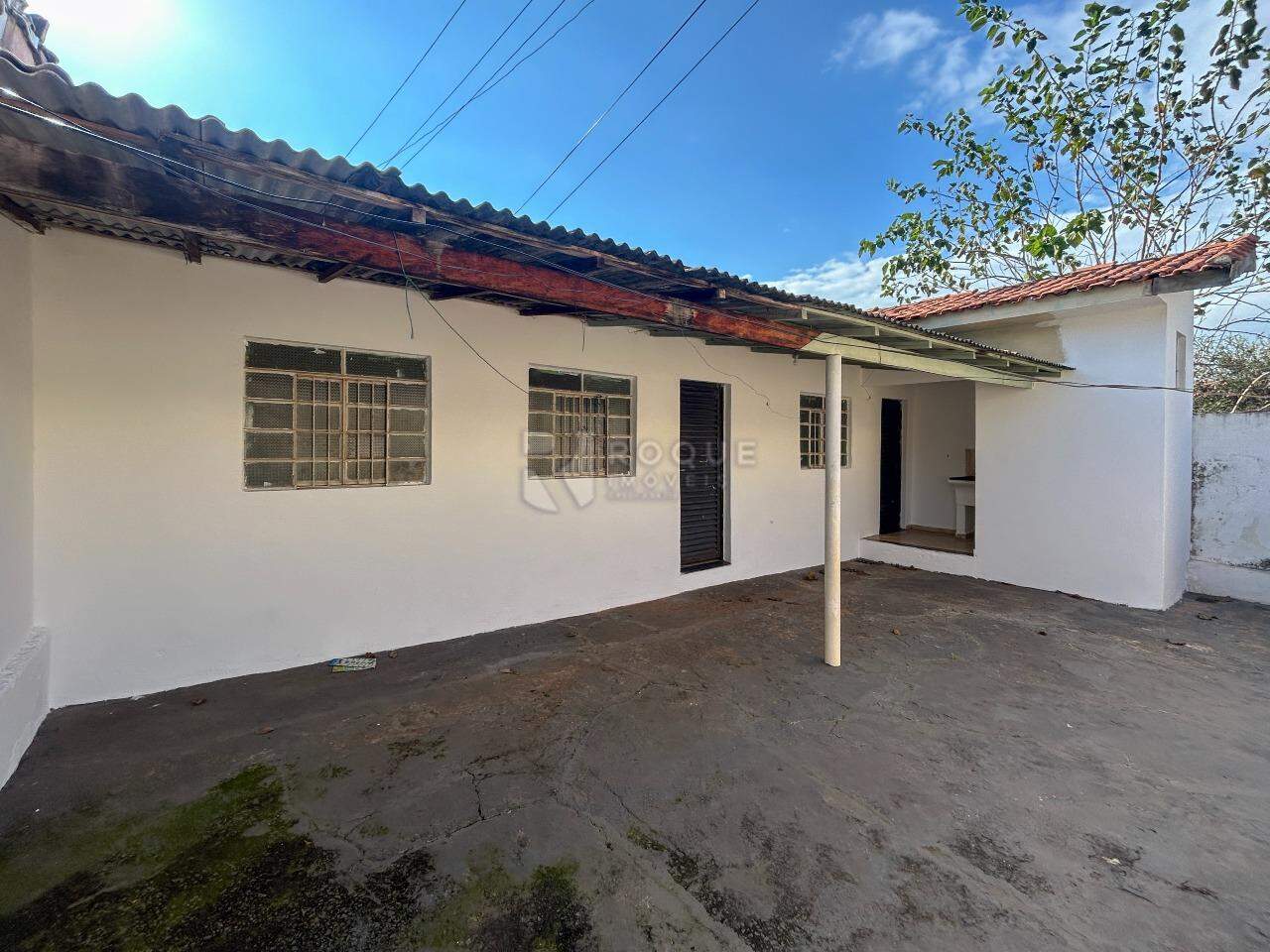 Casa Residencial para aluguel no bairro Jardim Nossa Senhora do Amparo: Frente 