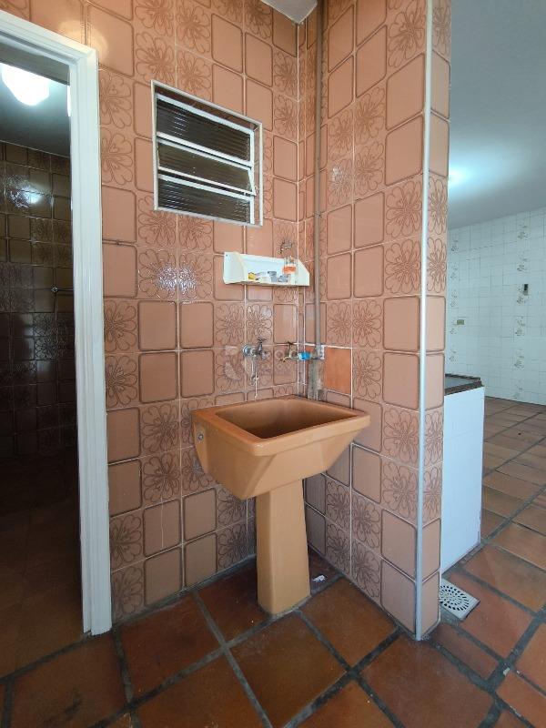 Casa Residencial à venda no bairro Vila Claudia: LAVANDERIA