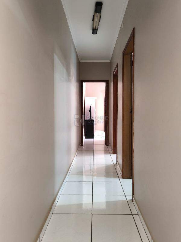 Casa Residencial à venda no bairro Jardim Gustavo Pecinini: CORREDOR INTERNO