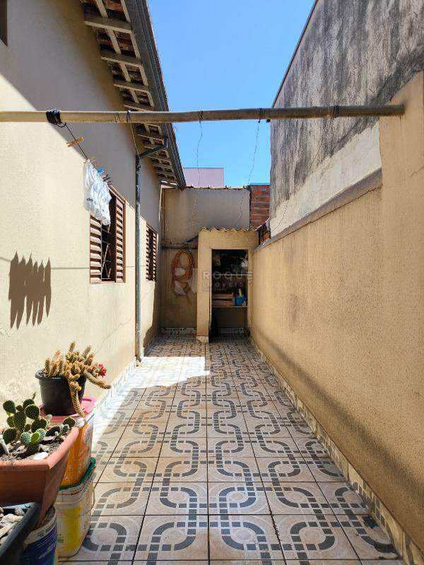 Casa Residencial à venda no bairro Jardim Gustavo Pecinini: ÁREA DE VARAL