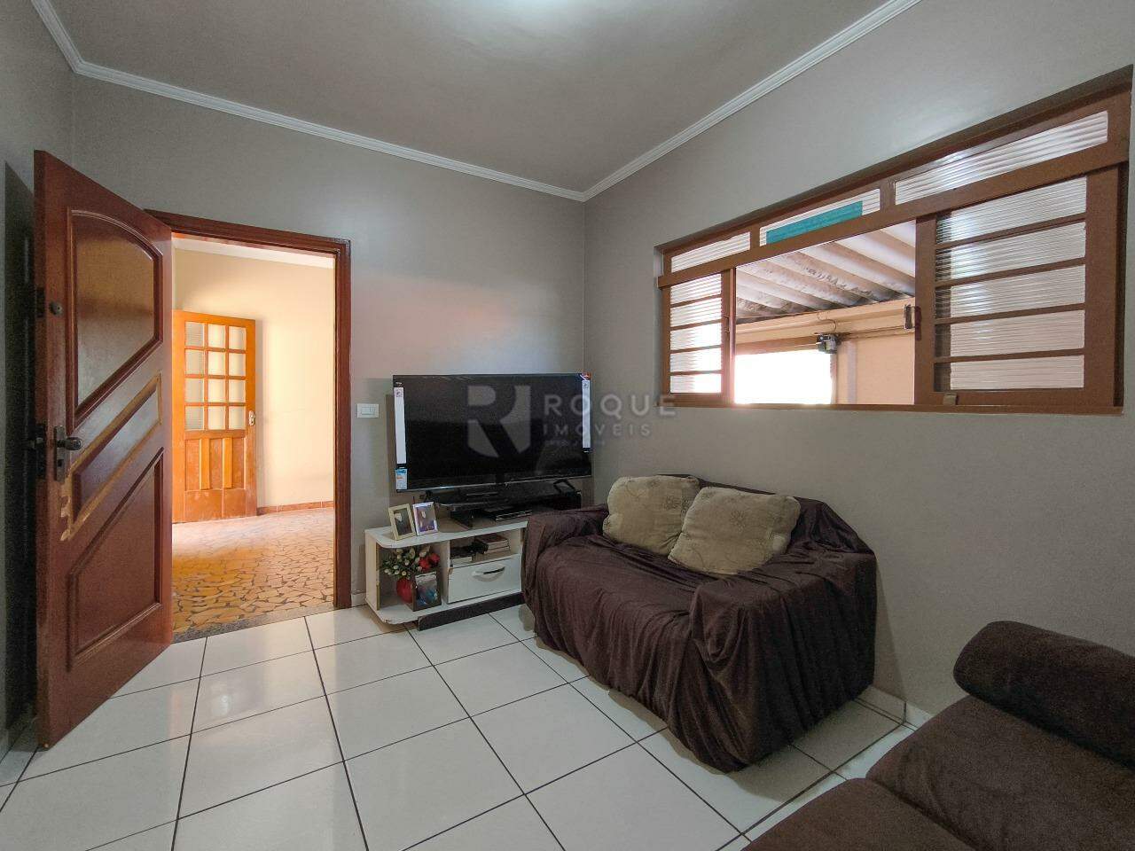 Casa Residencial à venda no bairro Jardim Gustavo Pecinini: SALA DE ESTAR