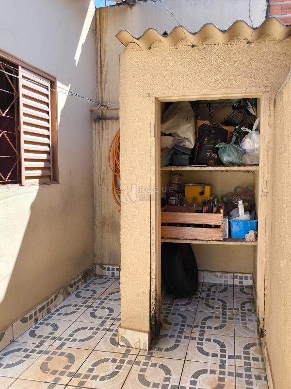 Casa Residencial à venda no bairro Jardim Gustavo Pecinini: ARMÁRIO EXTERNO