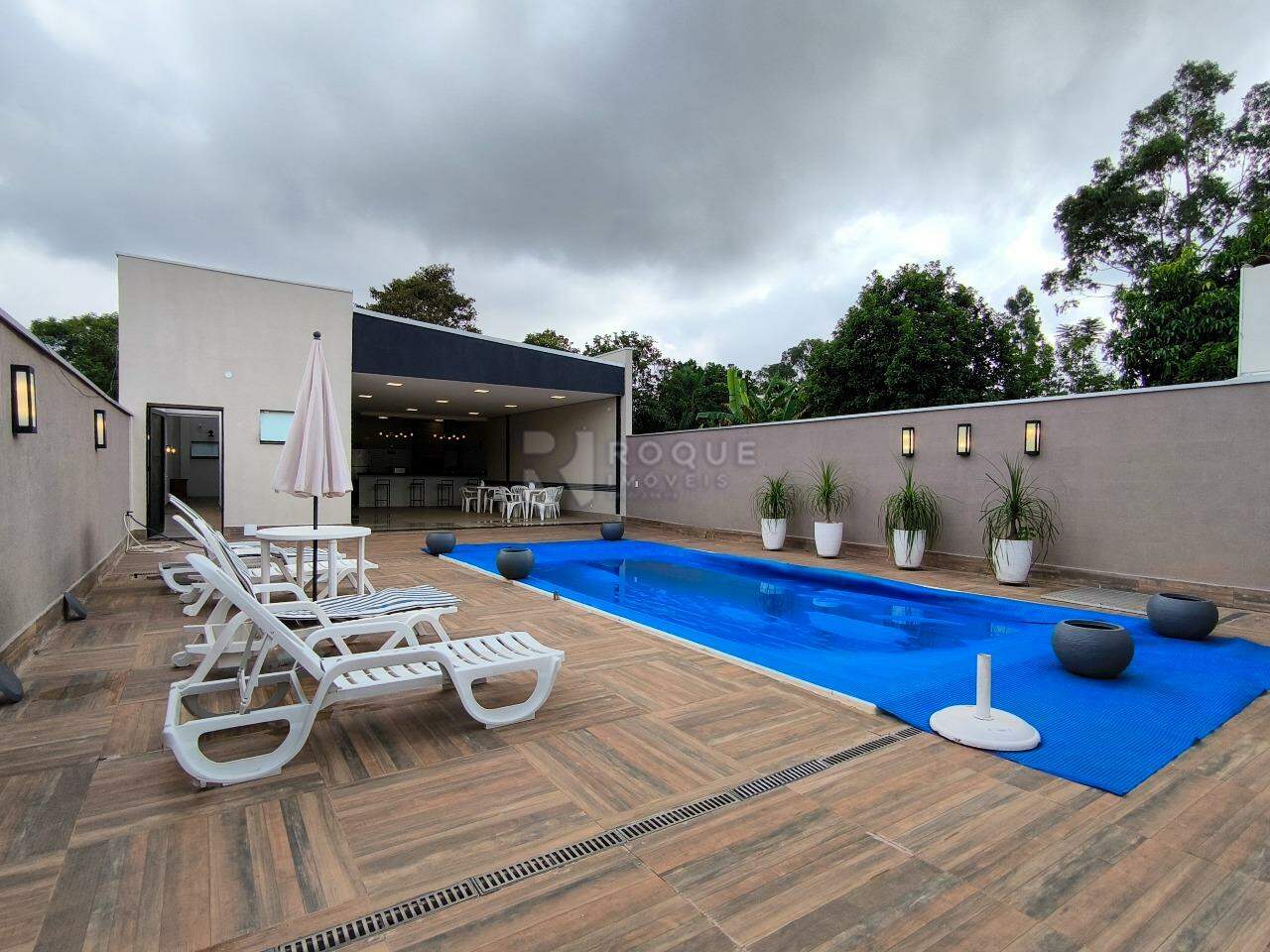 Chácara à venda no bairro Jardim Lagoa Nova: PISCINA