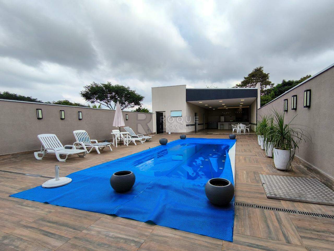 Chácara à venda no bairro Jardim Lagoa Nova: PISCINA