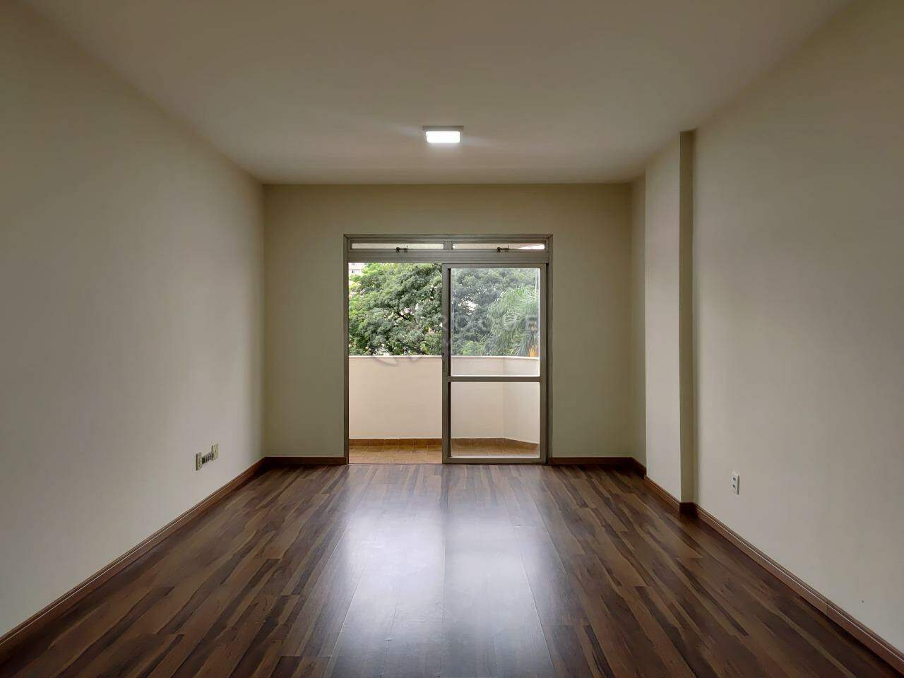 Apartamento para aluguel no bairro Centro: Sala 