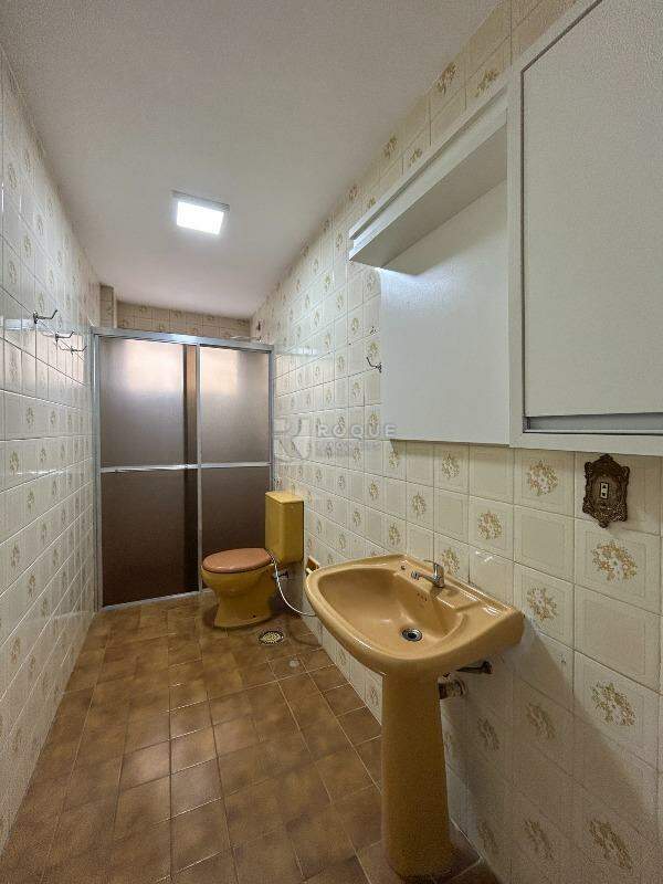 Apartamento para aluguel no bairro Centro: WC social