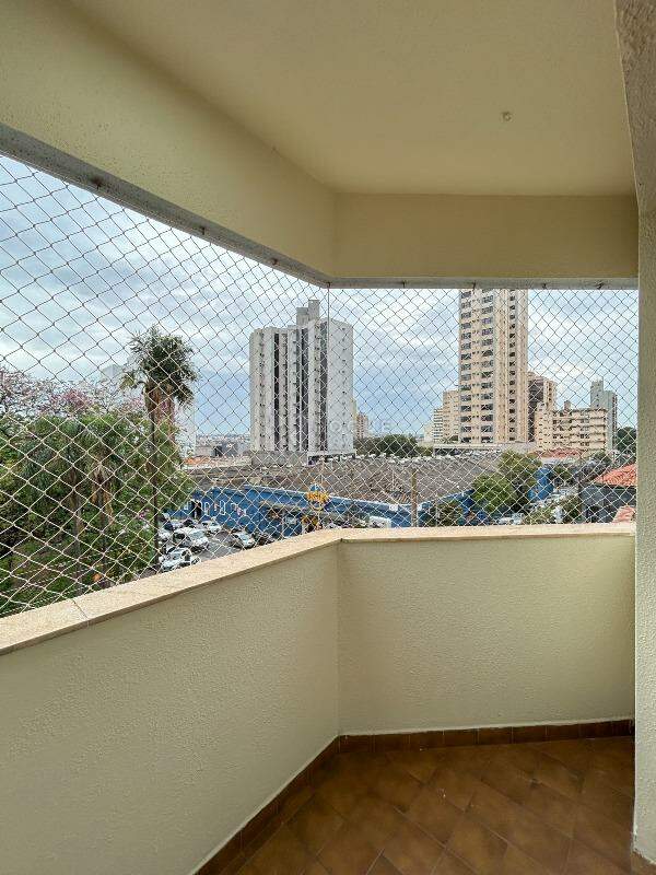 Apartamento para aluguel no bairro Centro: Sacada