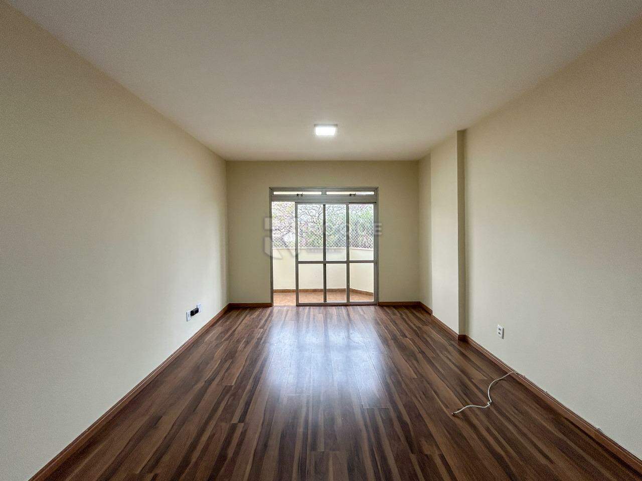 Apartamento para aluguel no bairro Centro: Sala 