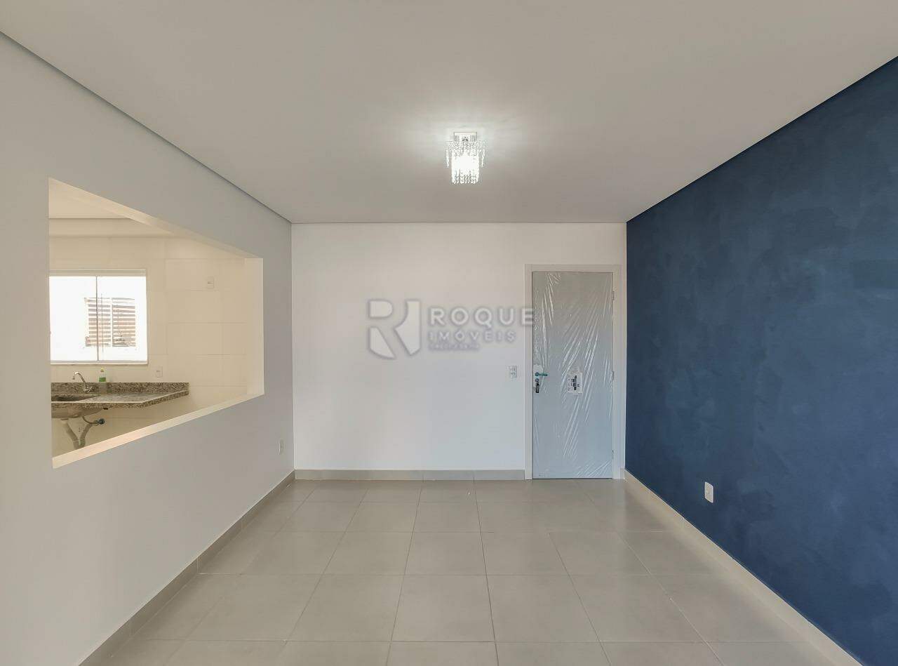 Apartamento à venda no bairro Jardim Santa Adélia: Sala 
