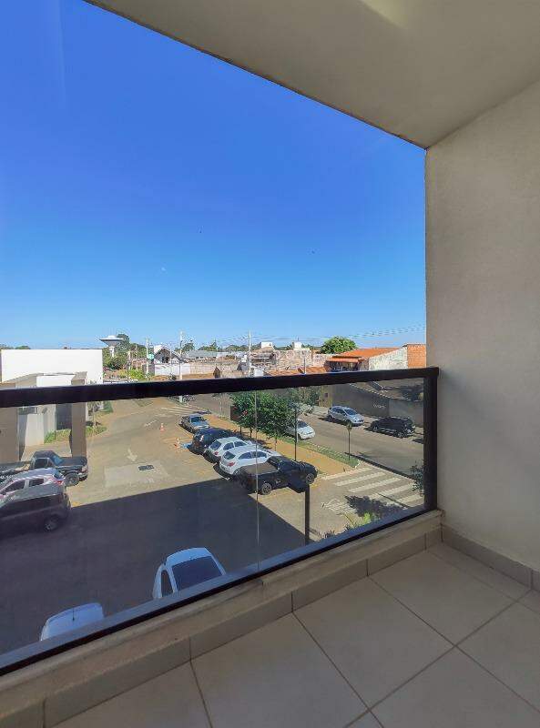 Apartamento à venda no bairro Jardim Santa Adélia: Sacada 