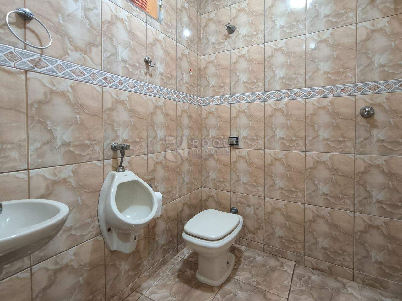 Chácara à venda no bairro Bairro do Pinhal: SANITÁRIO MASCULINO