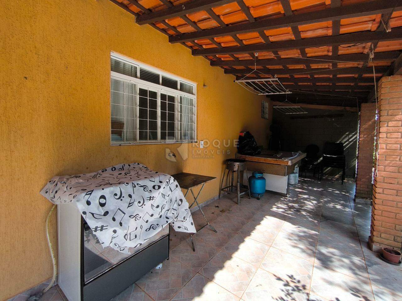 Chácara à venda no bairro Bairro do Pinhal: ÁREA DE SERVIÇO