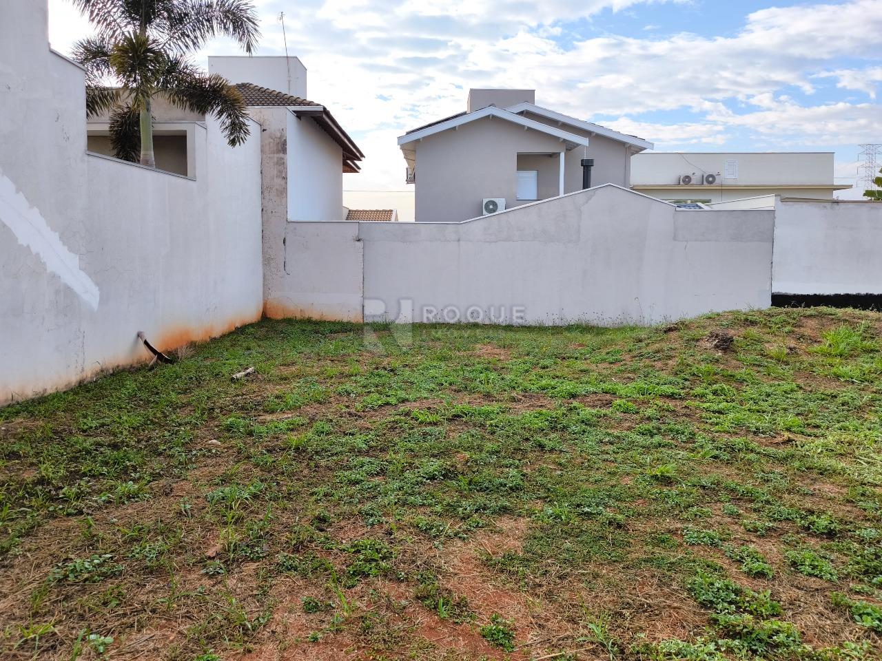 Terreno em condomínio à venda no bairro Parque Residencial Roland: 