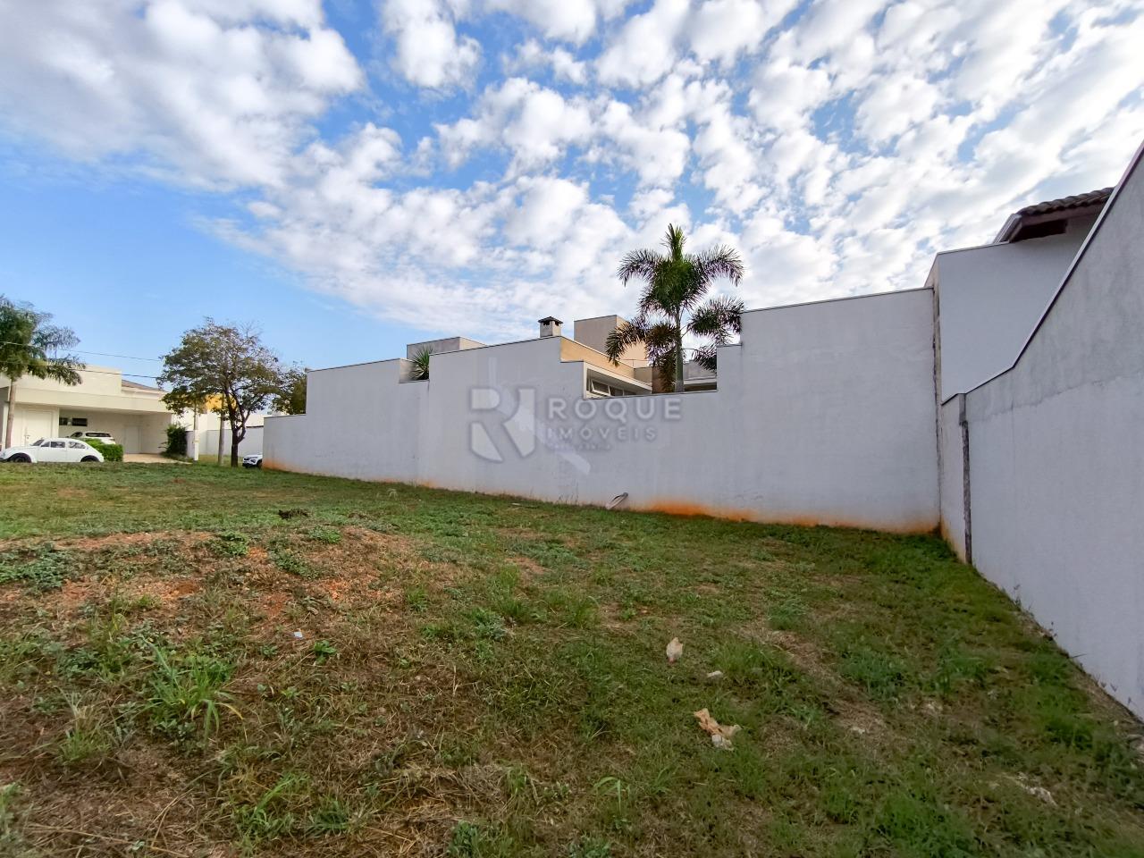 Terreno em condomínio à venda no bairro Parque Residencial Roland: 