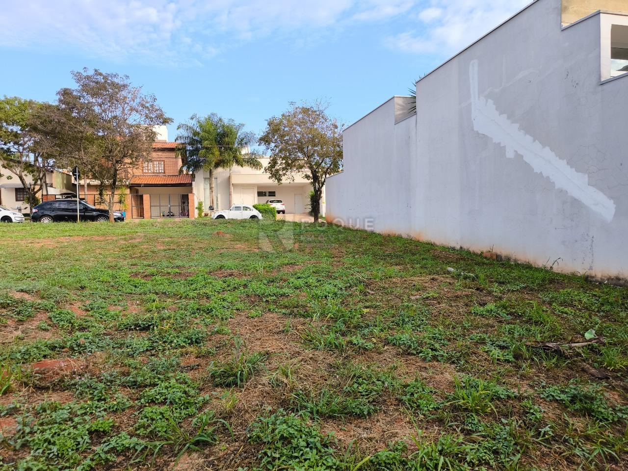 Terreno em condomínio à venda no bairro Parque Residencial Roland: 