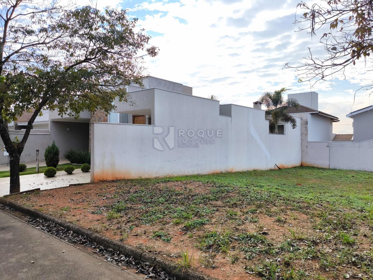 Terreno em condomínio à venda no bairro Parque Residencial Roland: 