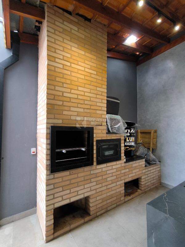 Casa Residencial à venda no bairro Jardim Marajoara: FOGÃO À LENHA