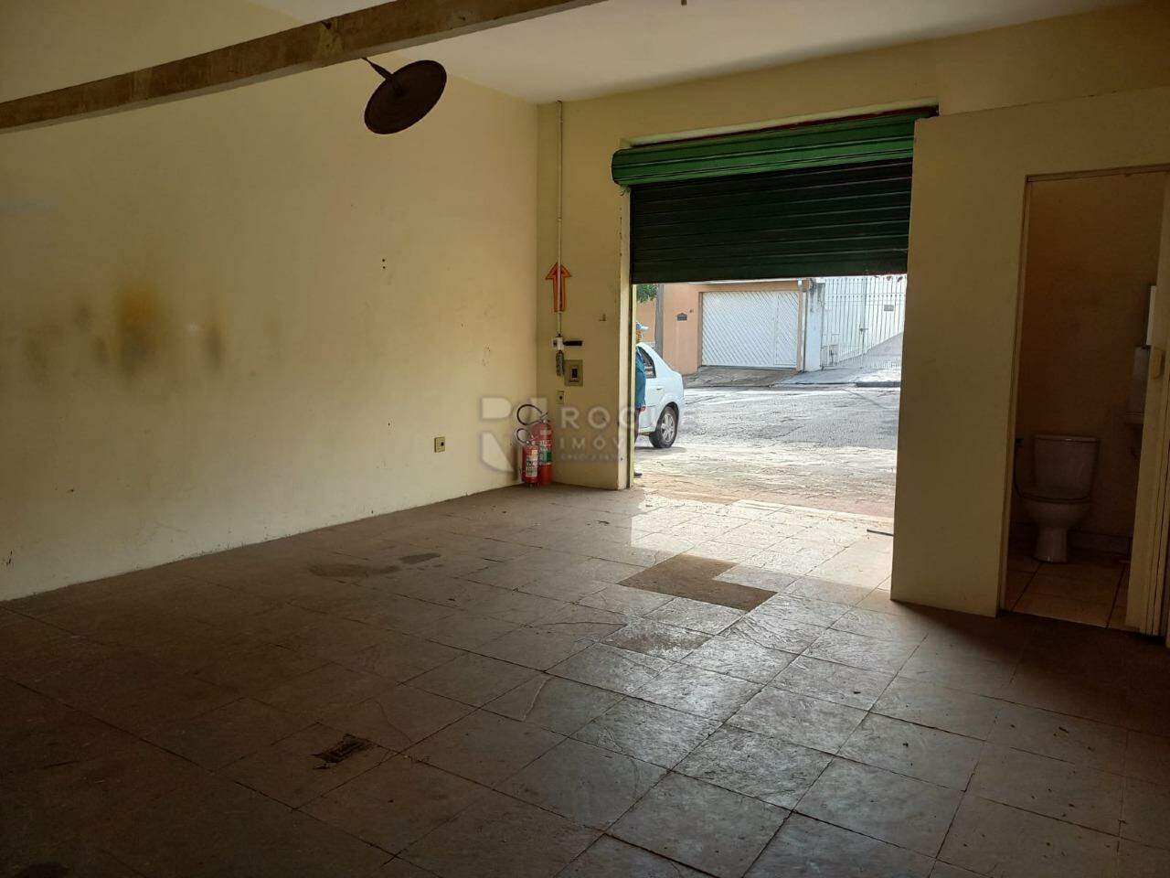 Salão à venda no bairro Jardim Cavinato: