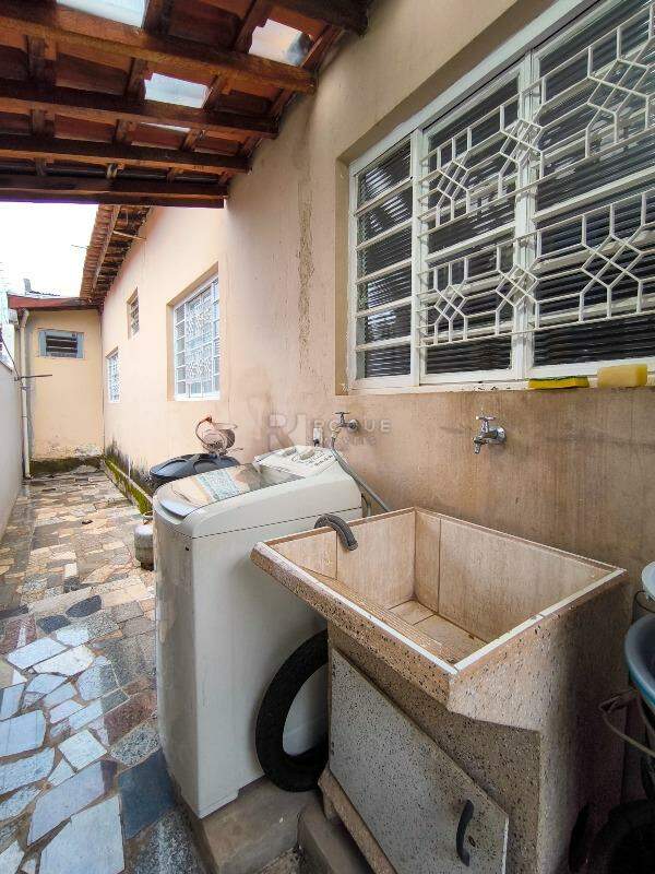 Casa com salão à venda no bairro Jardim Alvorada: LAVANDERIA