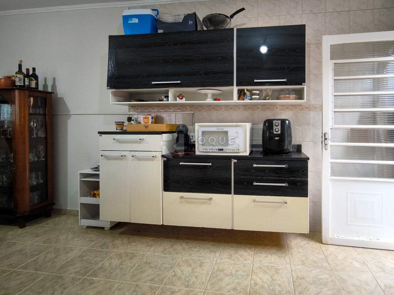 Casa com salão à venda no bairro Jardim Alvorada: COZINHA