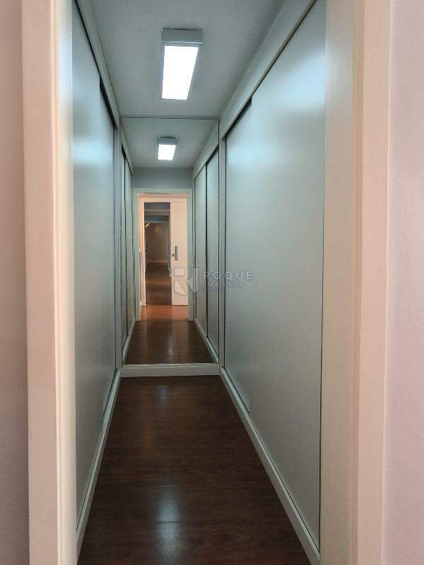 Apartamento à venda no bairro Centro: CORREDOR INTERNO